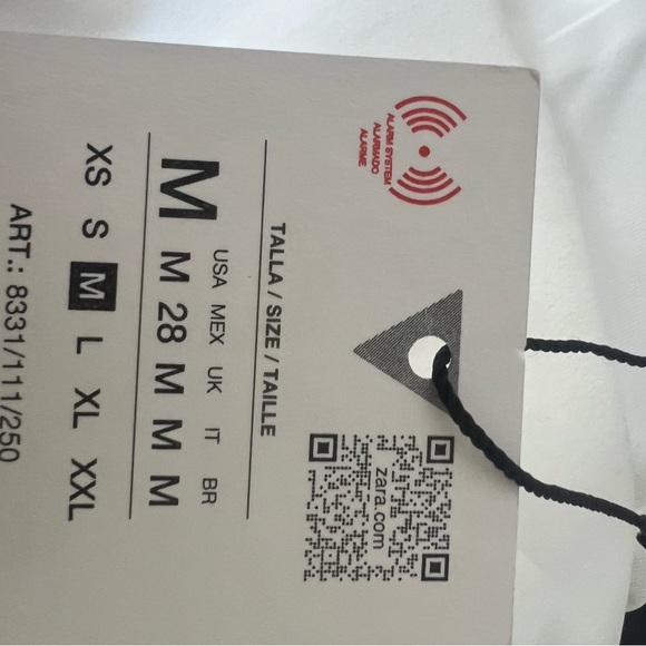 Zara White Camisole with Black Bow Accents - Picture 12 of 12